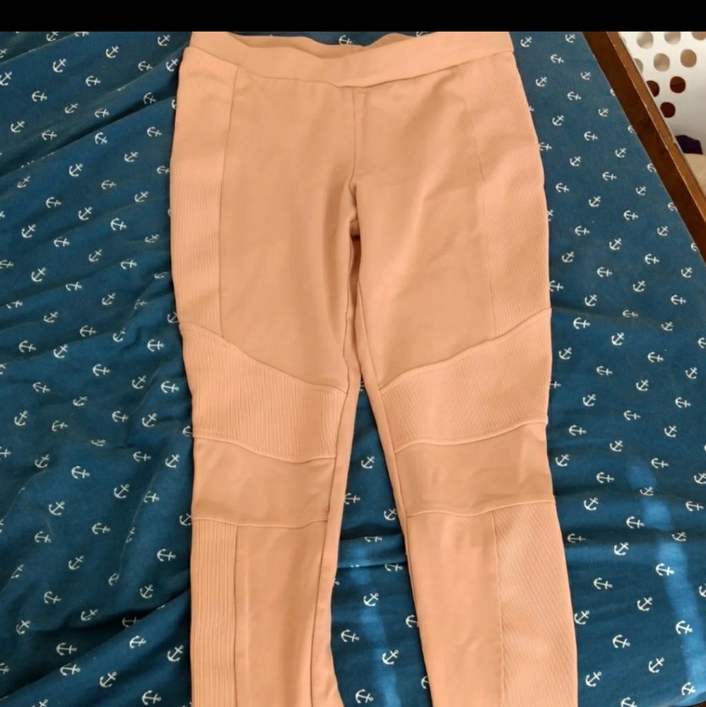 Kendall and Kylie leggings